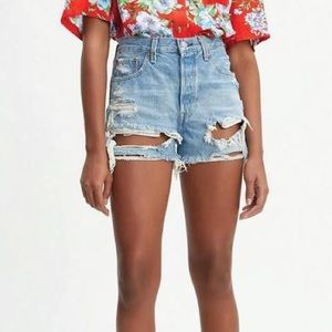 Levi’s 501 Fault Line short